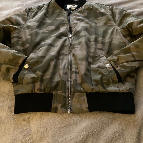 Others Follow Camouflage Jacket - Picture 3 of 7